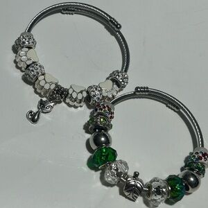 Chic Silver Bracelet with Green Accents